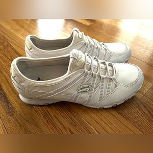 Skechers White Bikers Dream Come True Sneakers 21140 Sz 7.5 Like New